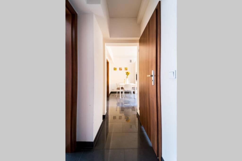 3 Rooms Big Apartment - 150 M Town Hall - Nice Design Wroclaw Dış mekan fotoğraf
